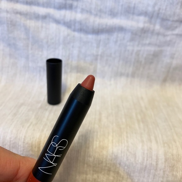 $12🌻 NARS Velvet Matte Lipstick Pencil in Dolce Vita New in Box - Picture 2 of 3